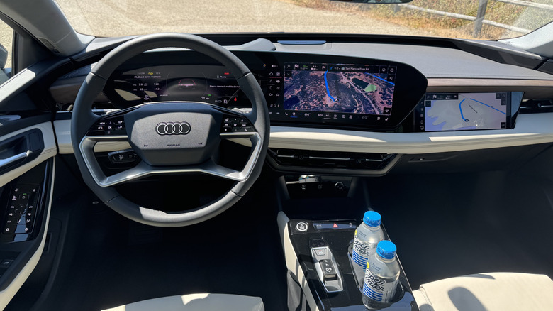 Le tableau de bord à triple écran de l'A6 E-Tron